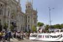 Cabecera de la manifestación convocada el pasado domingo en Madrid contra la externalización de servicios en la sanidad pública madrileña. EFE/Archivo