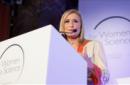 La presidenta de la Comunidad de Madrid, Cristina Cifuentes, durante su intervención hoy en la celebración del decimoquinto aniversario del programa "For Women in Science". EFE