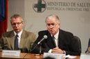 El ministro de Salud uruguayo, Jorge Venegas (d), y el subsecretario de la cartera, Leonel Briozzo (i), asisten, este 19 de marzo, a una rueda de prensa en Montevideo (Uruguay). EFEVista de la fachada de la Asociación Española Primera de Socorros Mutuos en Montevideo (Uruguay). EFE