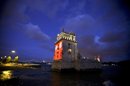 Fotografía facilitada por el club Rotary de la emblemática torre de Belem de la capital lusa, iluminada con el mensaje "End Polio Now" (Acabar con la polio ya), como parte de una campaña contra la poliomielitis. EFE/Archivo