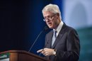 El expresidente estadounidense Bill Clinton pronuncia un discurso, en la sesión final de la XIX Conferencia Internacional sobre Sida en el Centro de Convenciones Walter E. en Washington (EEUU). EFE