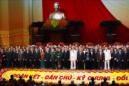 Los nuevos miembros del comité central Partido Comunista de Vietnam (VCP) posan en la ceremonia de clausura del 12 Congreso Nacional del Partido Comunista de Vietnam (VCP) en el Centro Nacional de Convenciones, en Hanoi (Vietnam). EFE